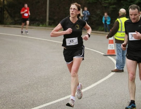 Elaine Guinane heading towards the finish line