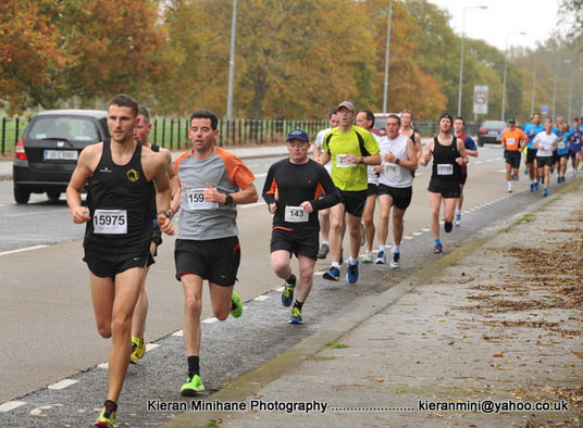 Club member Simone Rodigari early on in the Lee Field 4m race