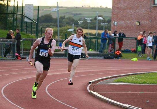 Keith Burke building up a lead in the first 400m leg